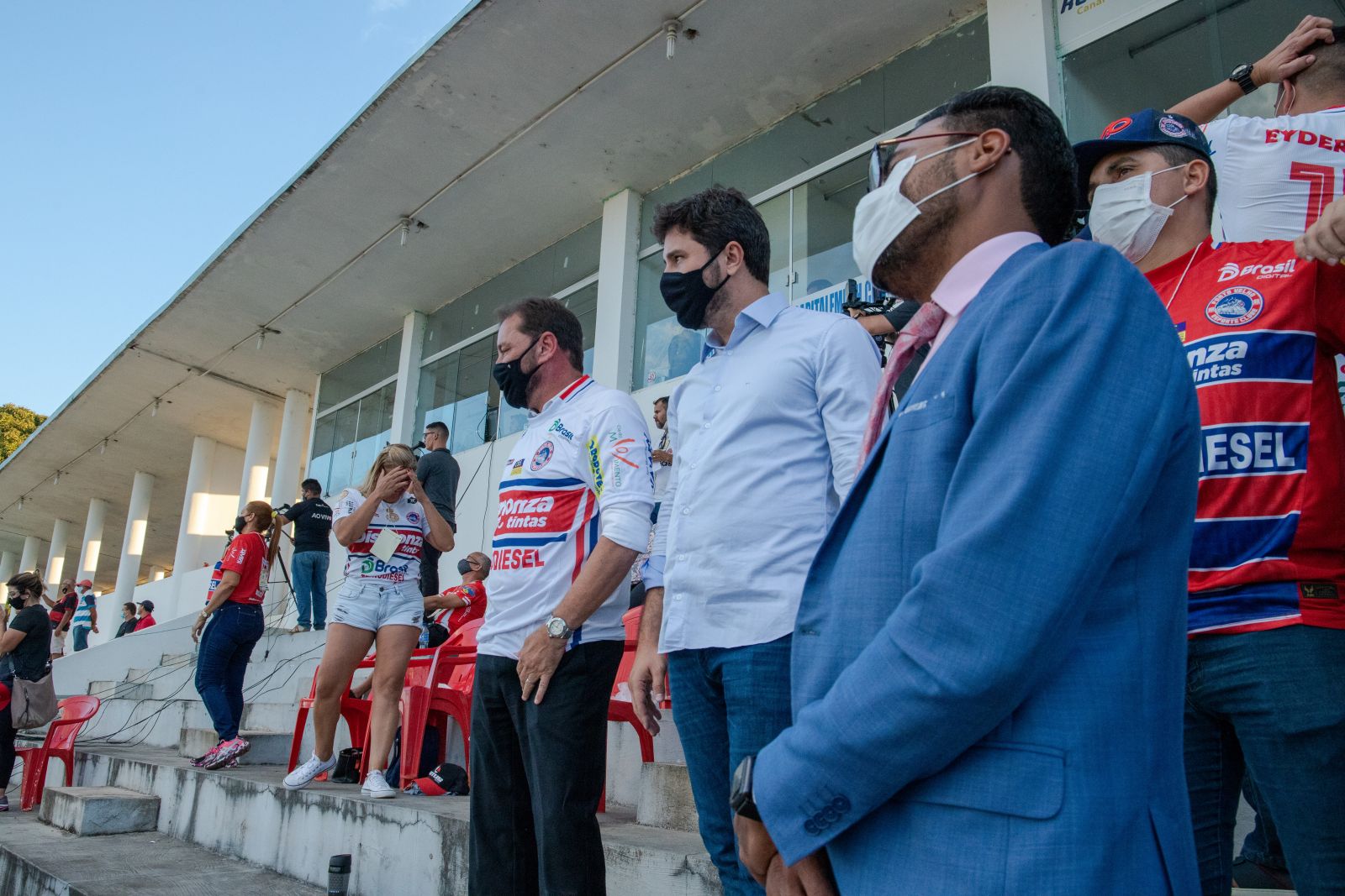 Prefeito assistiu a partida ao lado do vice-prefeito Maurício Carvalho